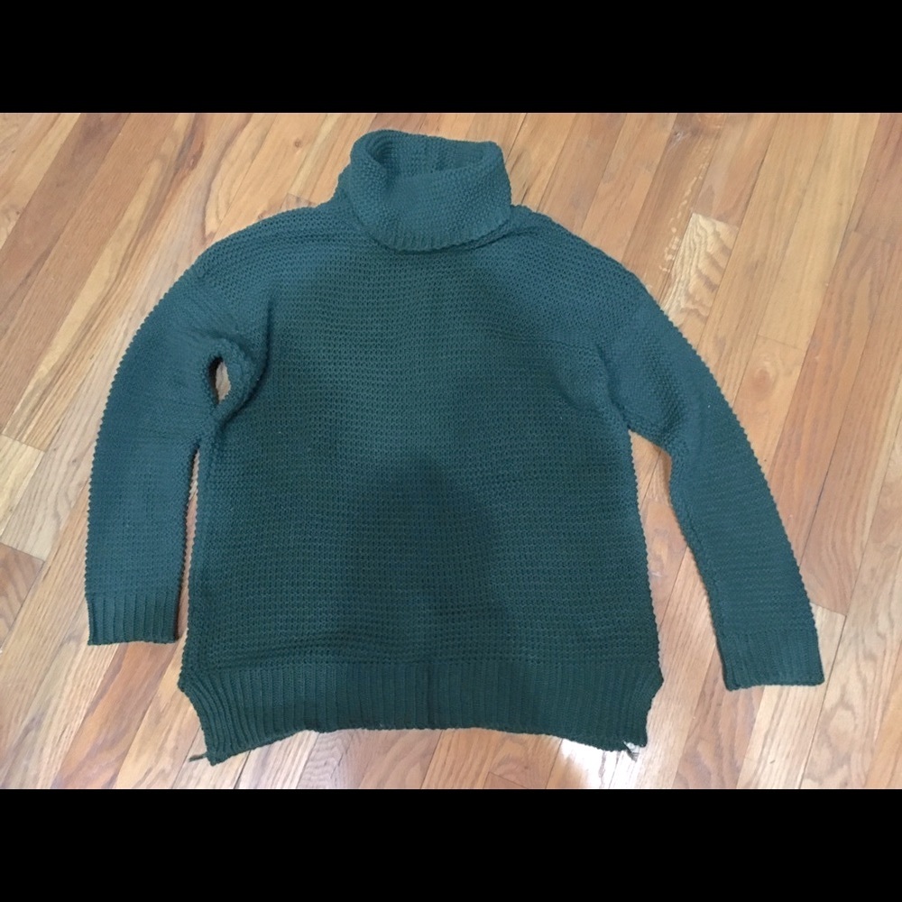 StyleWe | NWOT Knit Turtleneck